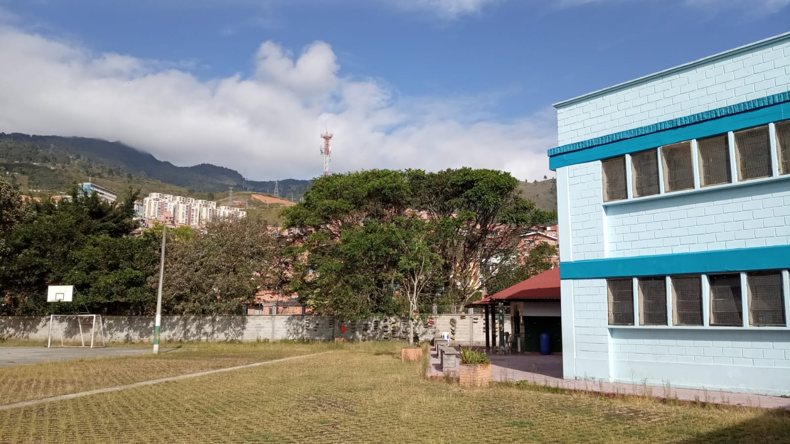 Cancha y cafetería